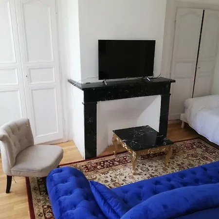 Quartier Chateau De *